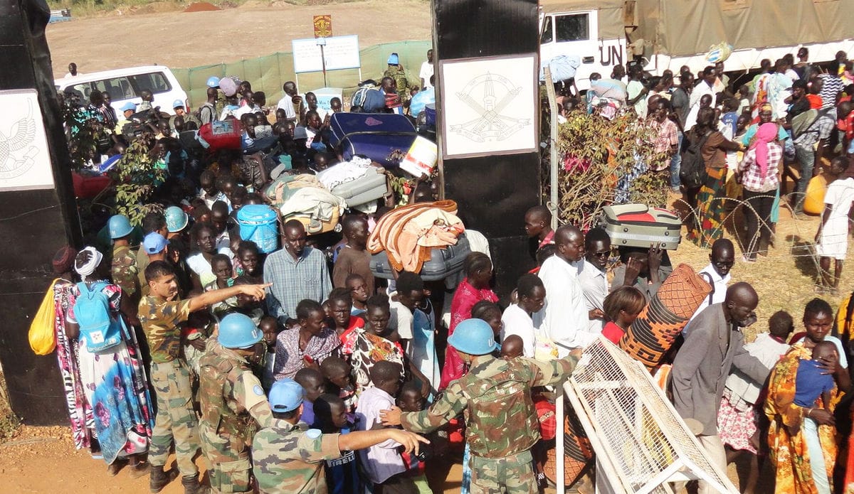 UNMISS peacekeepers assisting displaced civilians